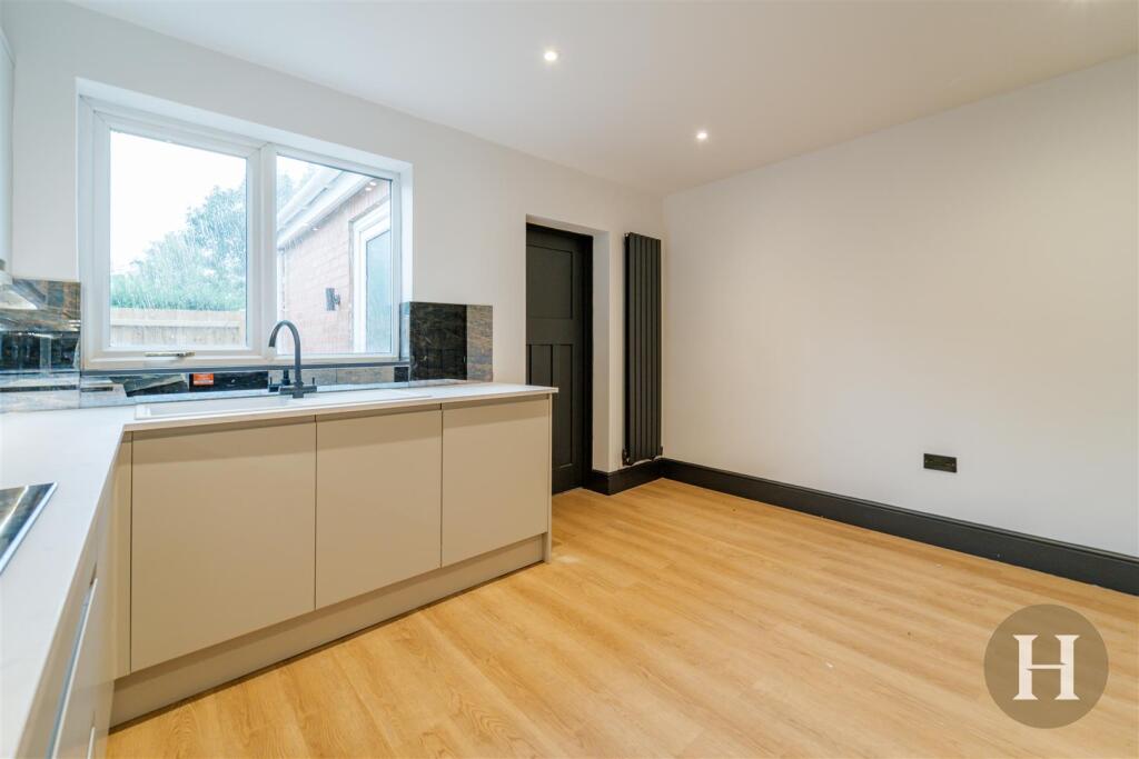 Hadleigh Estate Agents-21.jpg