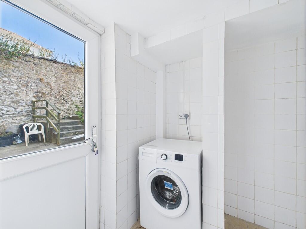 CAM02089G0-PR0523...