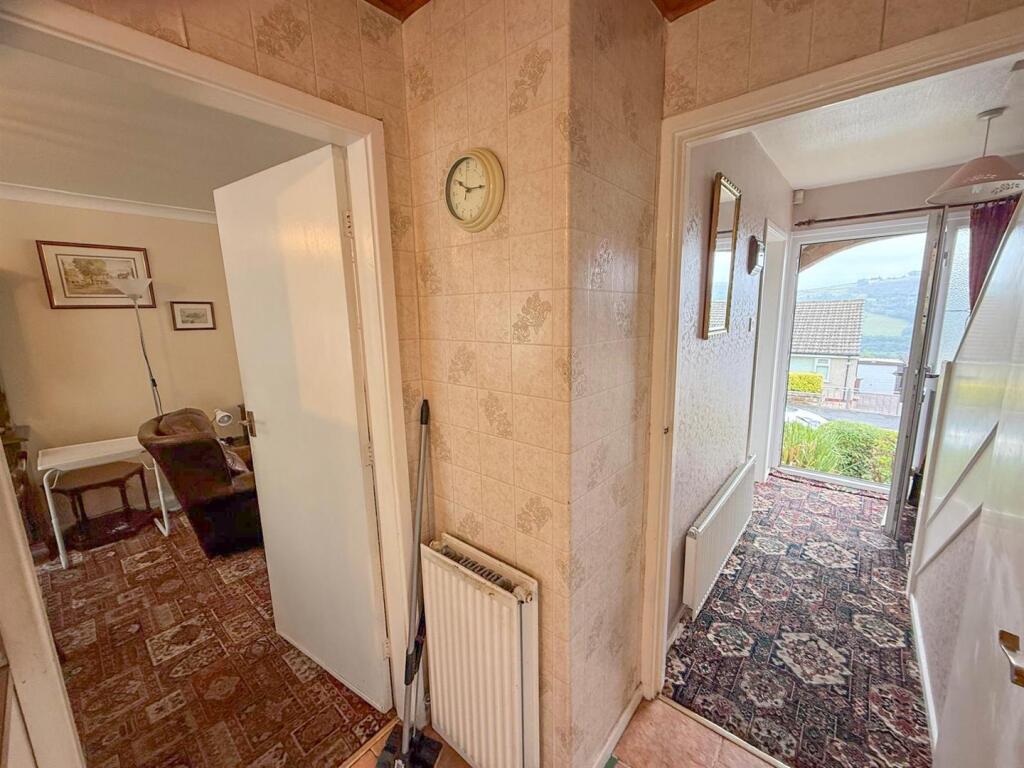 3 bed semi, Oakworth