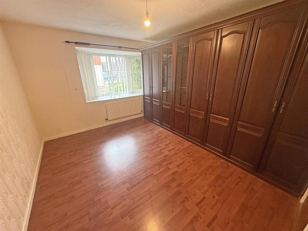 Bedroom 1.jpg