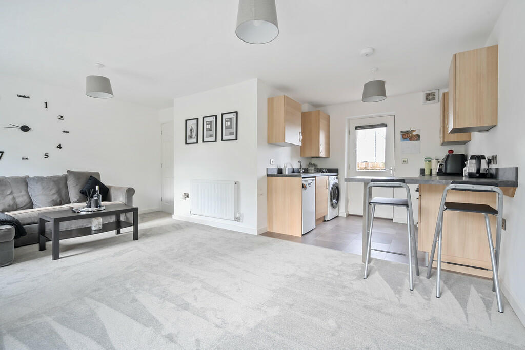 Living/Dining Roo...