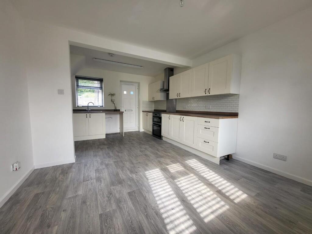 39 Griffiths Road Photo 8.jpg