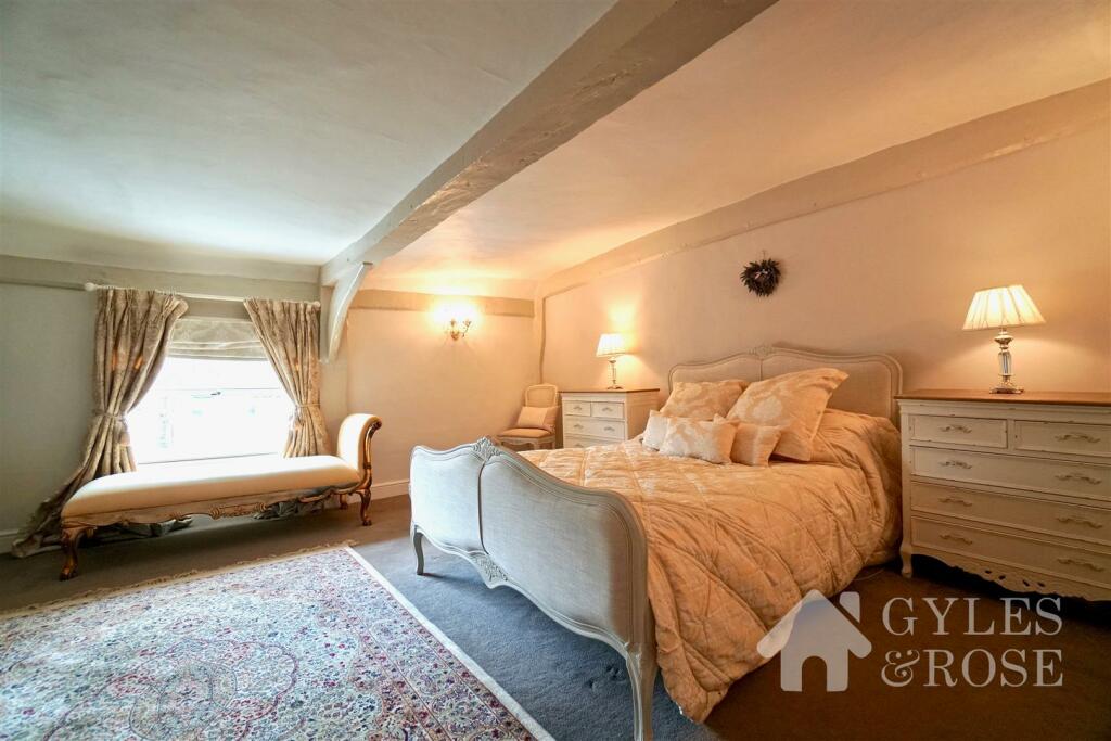 Principal bedroom