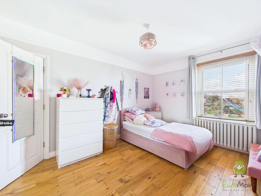 CAM01543G0-PR0119-STILL052