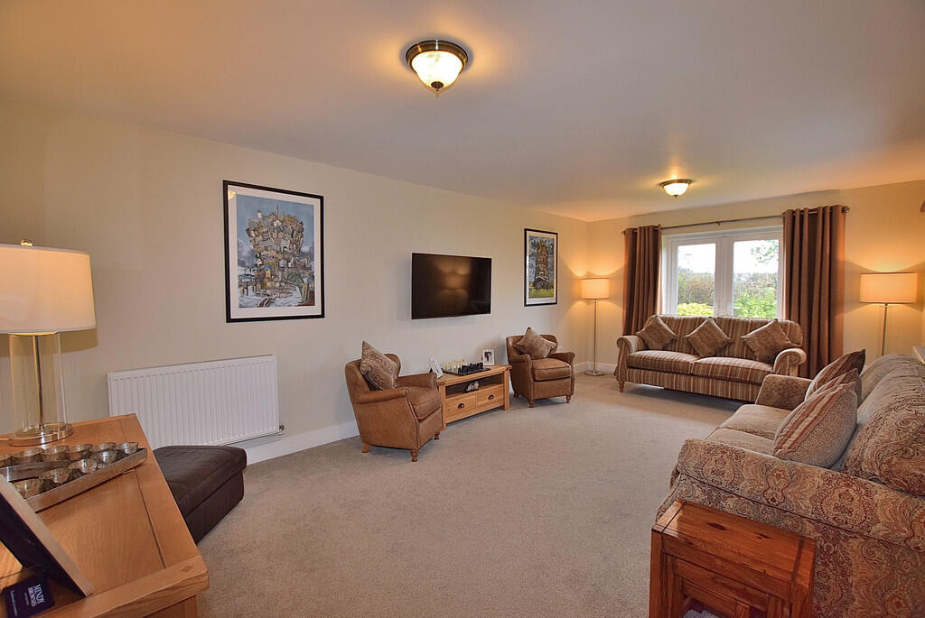 living room use_0...