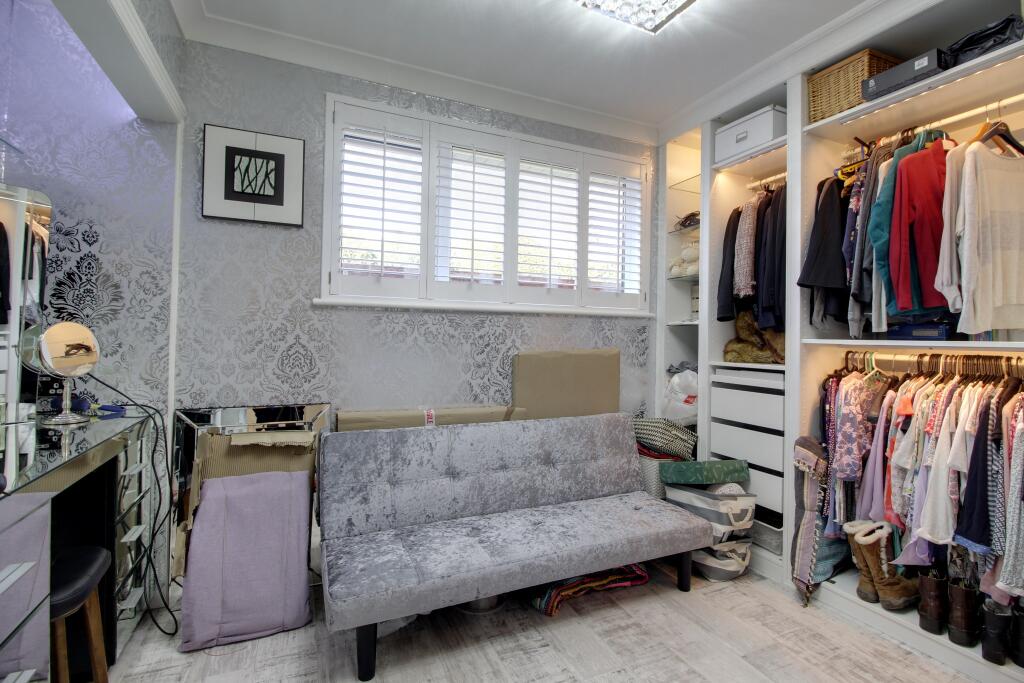 Bedroom/walk in wardrobe