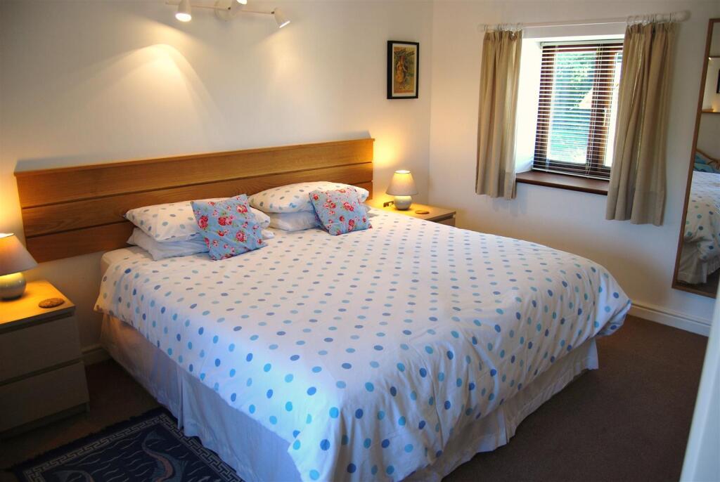 Garden House Bedroom 1.jpg