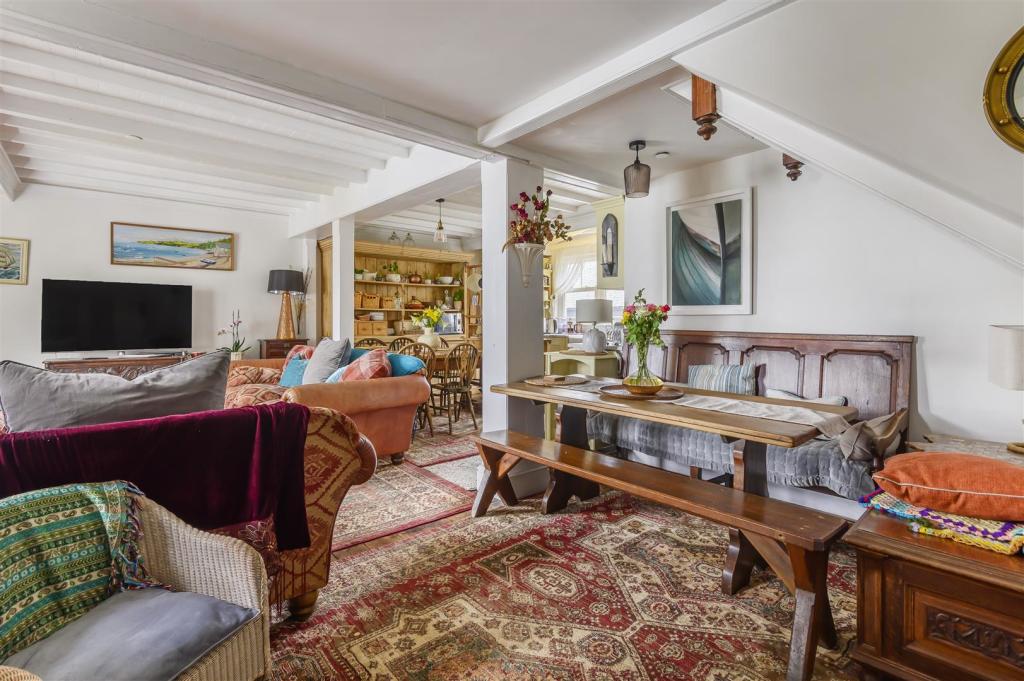 Living Dining Area.jpg
