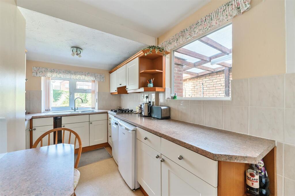 kitchen h.jpg