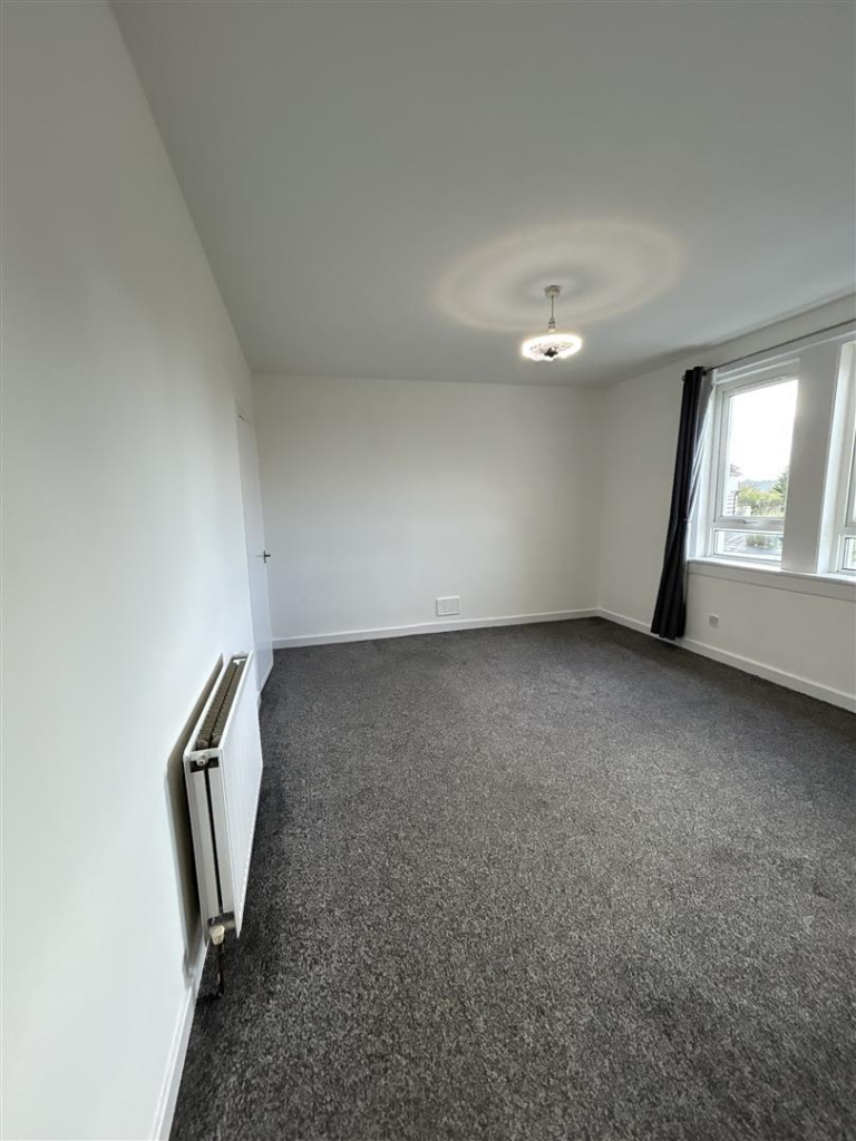 11 Lainshaw Avenue Bedroom.png