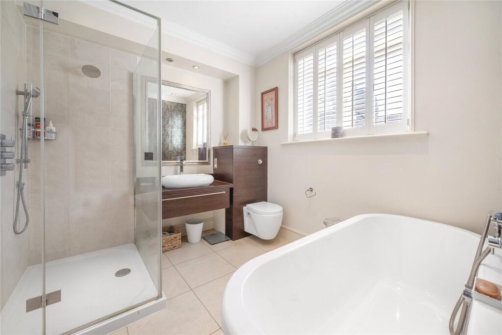 En Suite Bathroom