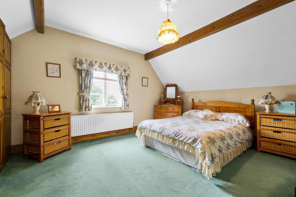 The Chimneys, Sau...