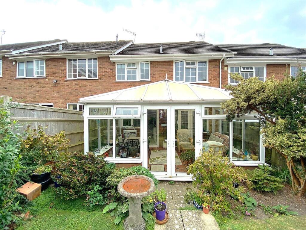 60 Links Drive - Rear.jpg