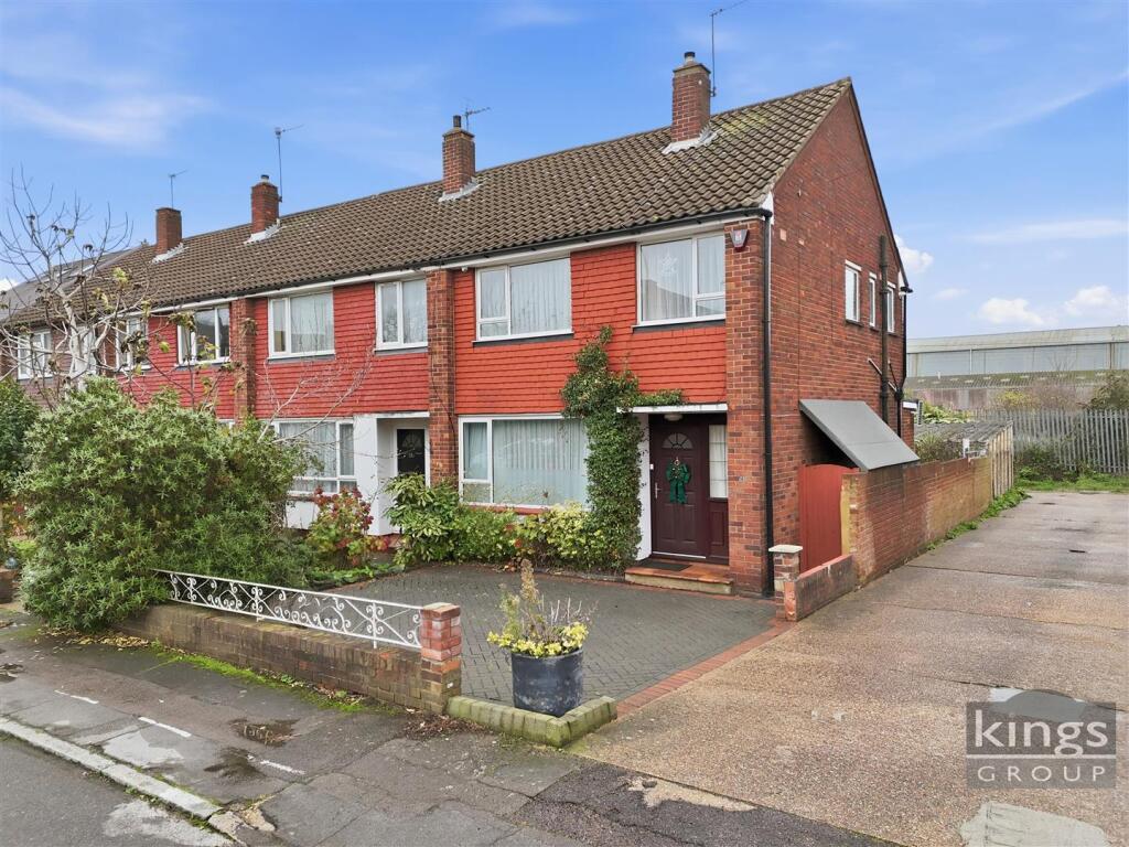 Avondale Crescent, Enfield