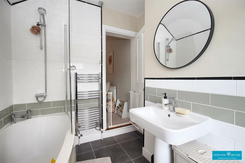 En-suite Bathroom