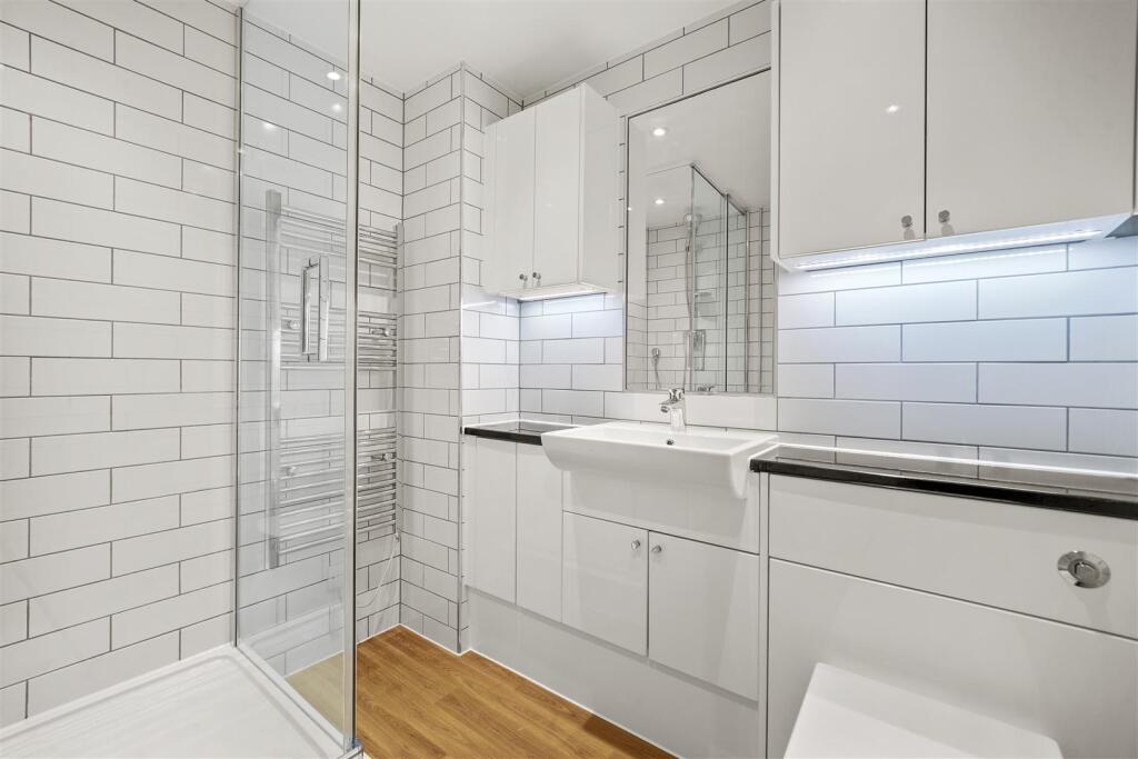 Flat 3, Angel Point - nUwNGLX7HehE6lXodHlw.jpg