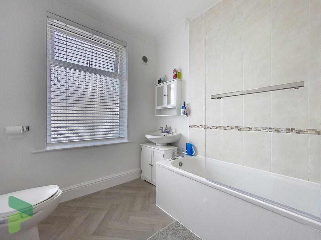 Three piece bathr...