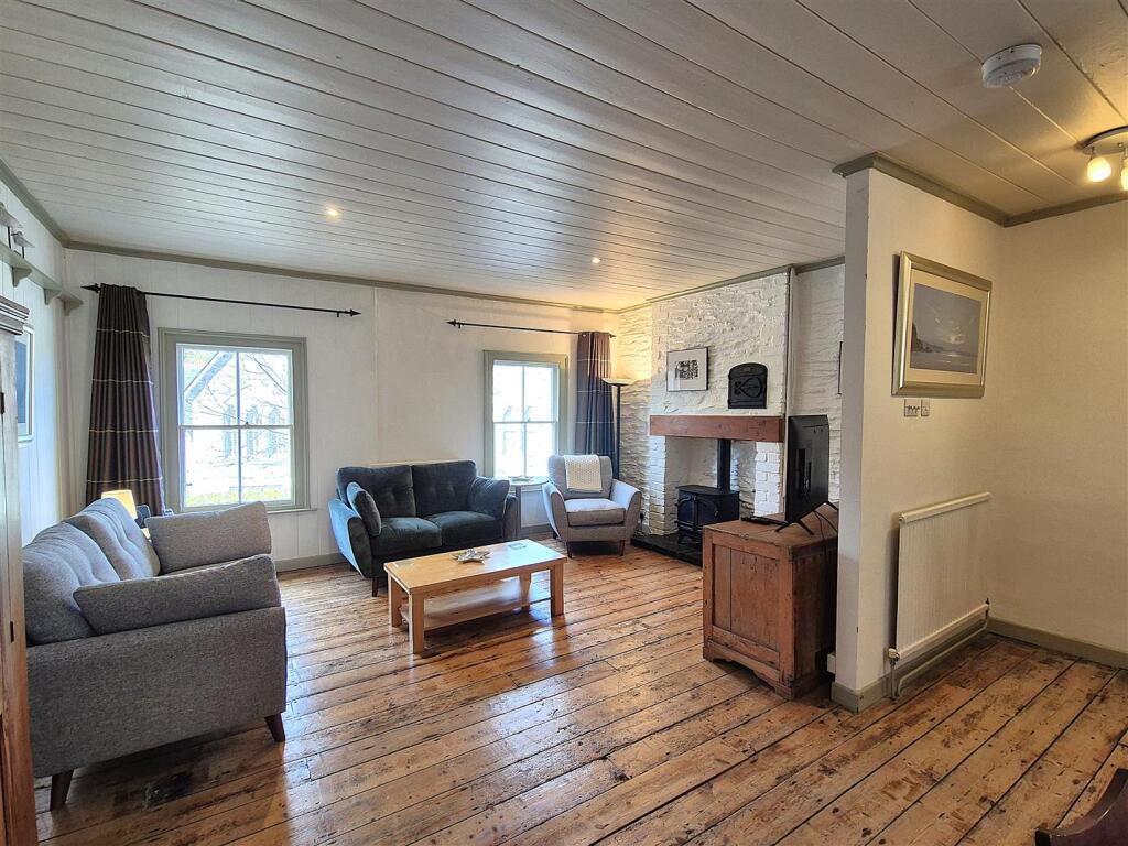 Sitting room.jpg