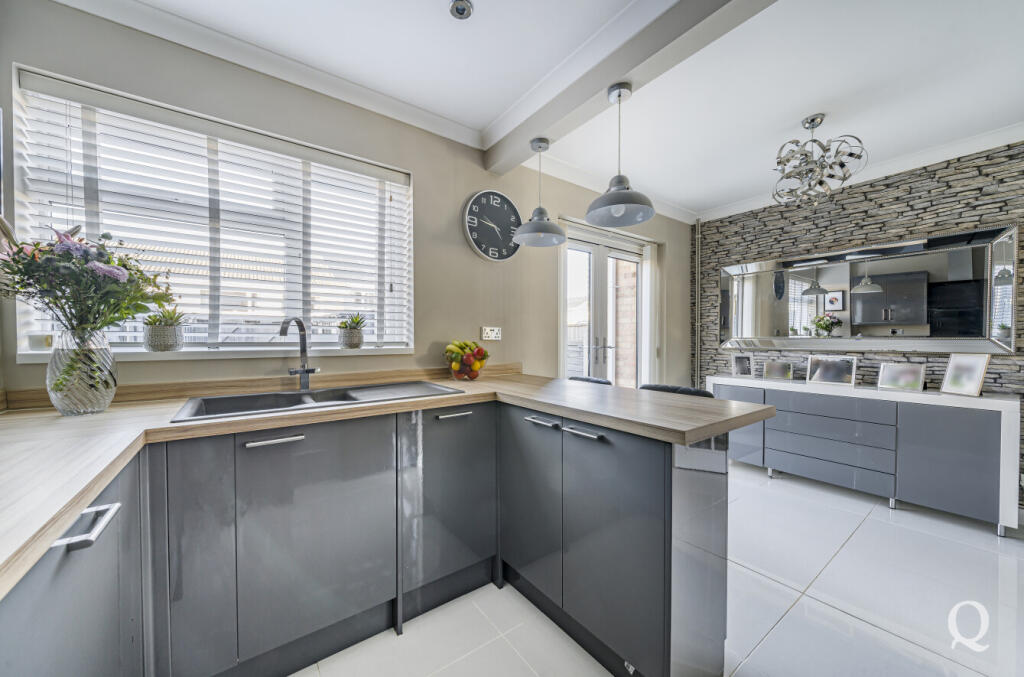 54bfd370-1b26-49f...