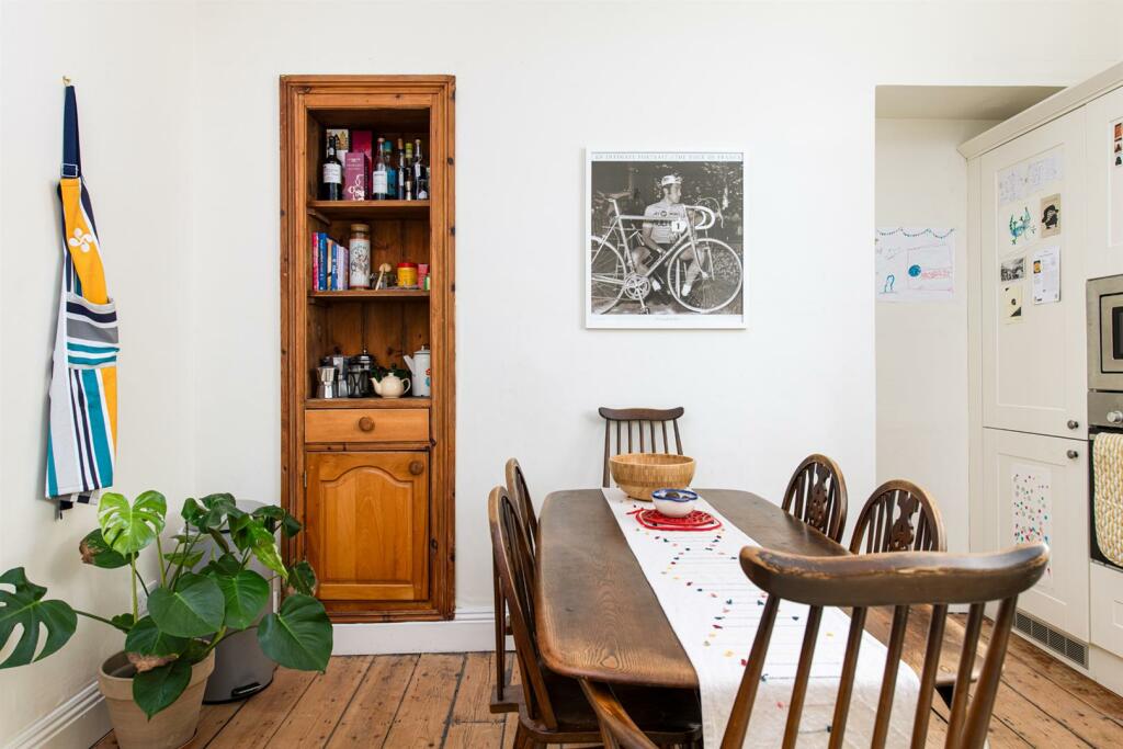 Kitchen_3.jpg