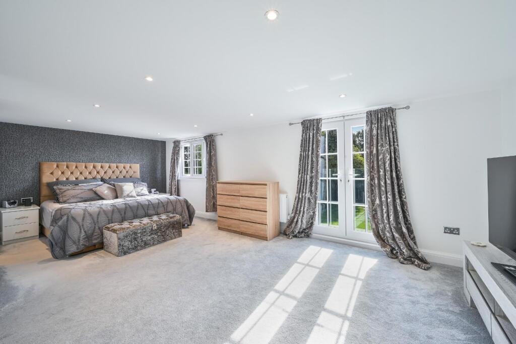 NUTCROFT GROVE,  (11).jpg