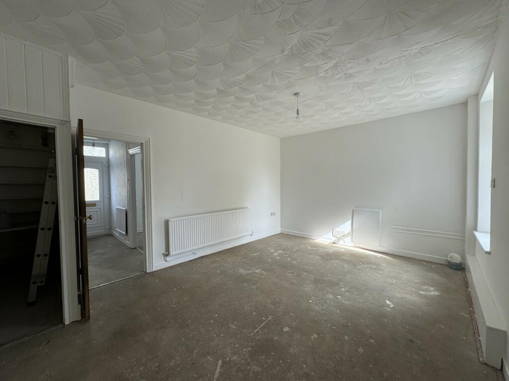 Sitting Room/Dining Room