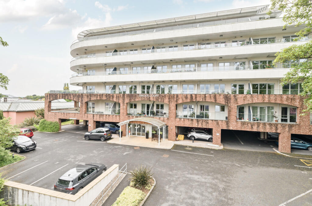 1295316-3-682de82...