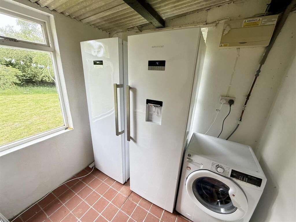 Rear Utility Room