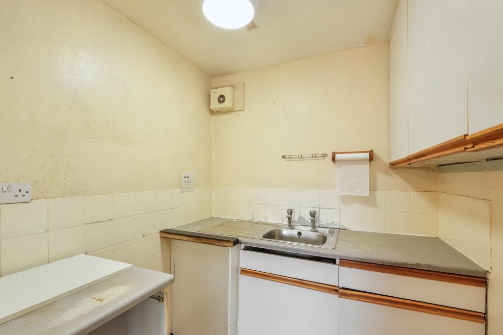 Flat 68, Quartercroft, Pyramid Close, Weston Favell, Northampton, NN3 8DP