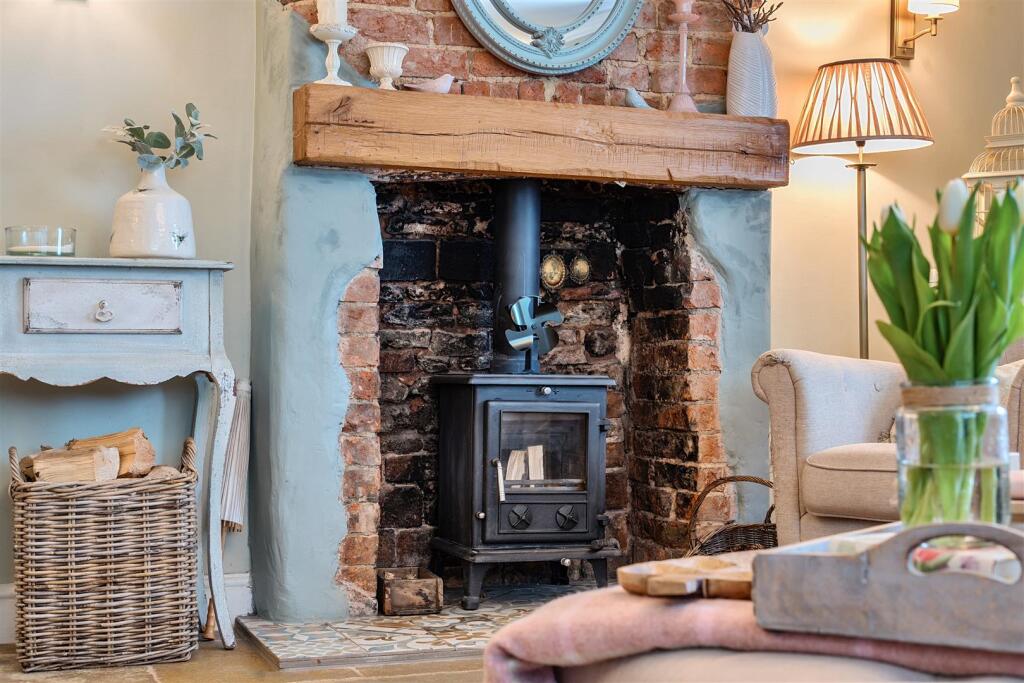 Cliff Hill Farm, 4 Northampton Road, Blisworth (24