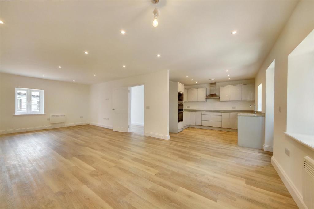 Kitchen Reception 1.jpg
