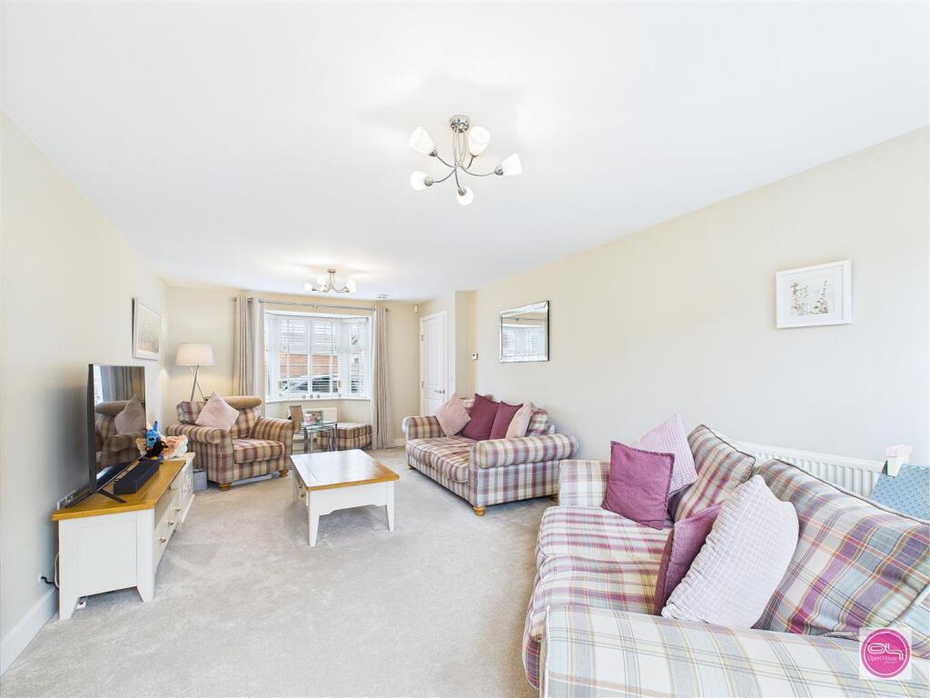 Henley Grove, Church Gresley (4).jpg