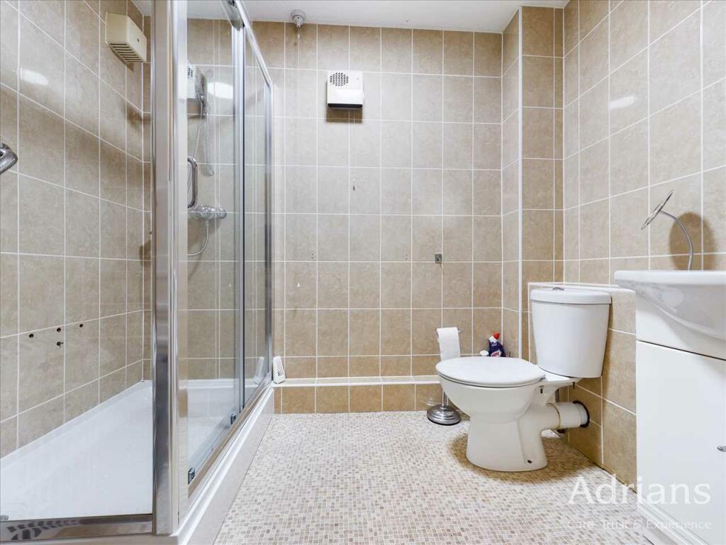 SHOWER ROOM