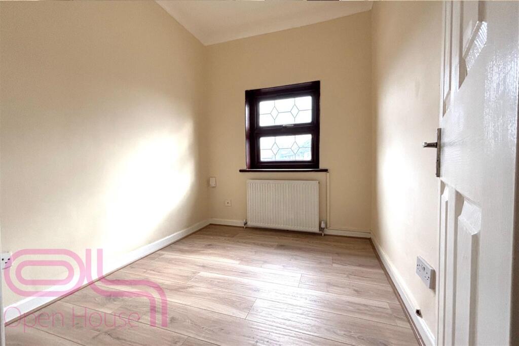 Hanworth Bedroom 3.jpg