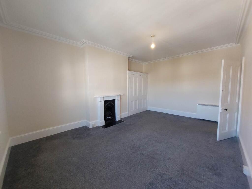 Front room4