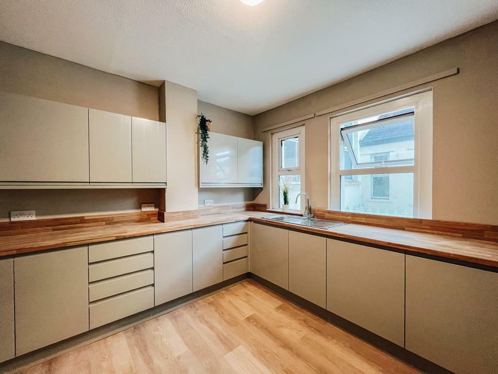 Kitchen Photos (1).JPG