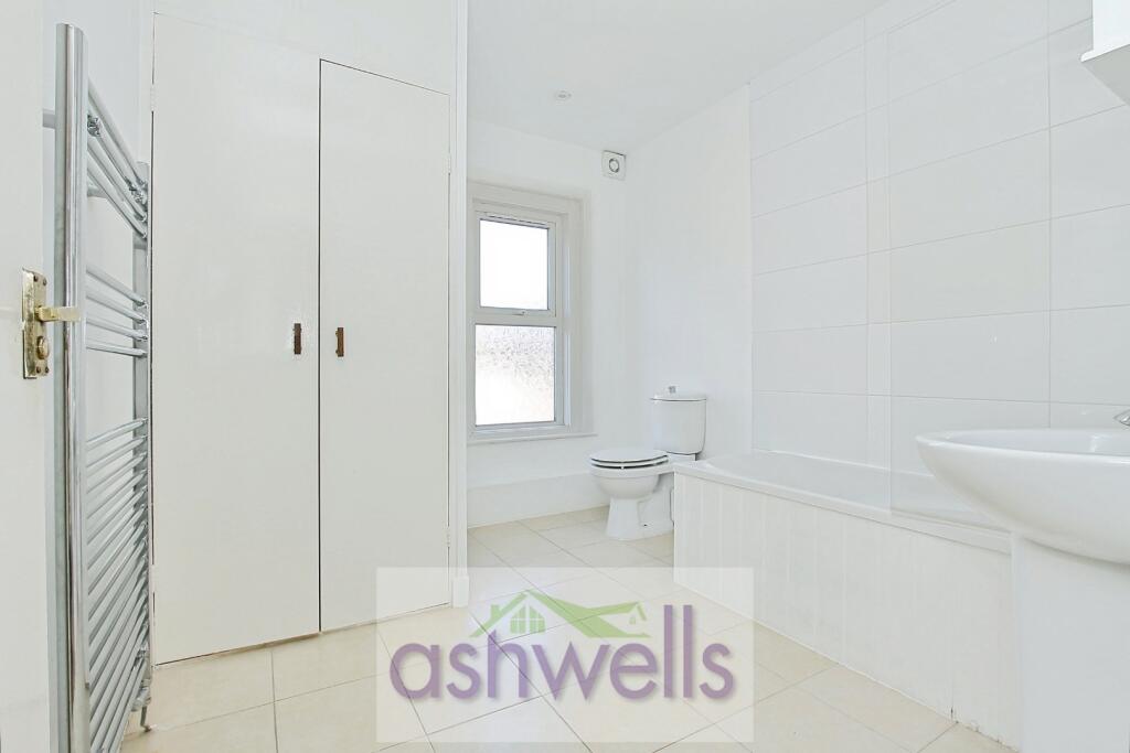 pbox-bathroom-344897.JPG