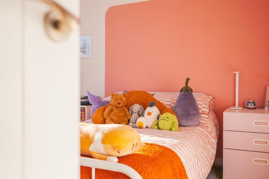 6 Greenfields Close-57.jpg