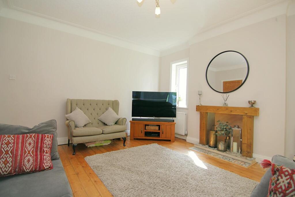 SITTING /DINING ROOM