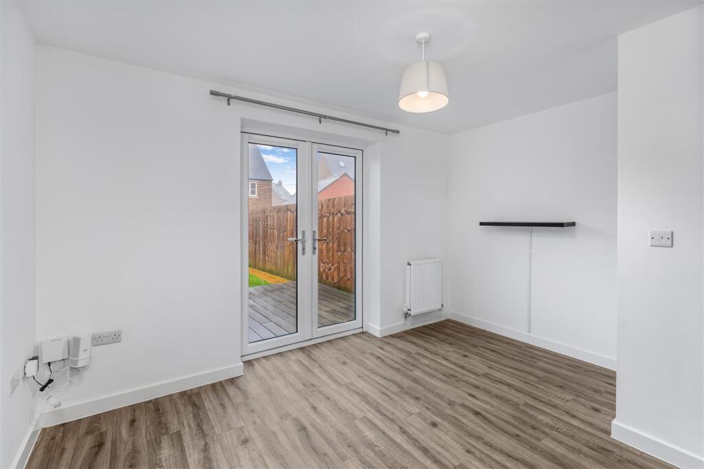 6 Hana Close, Adderbury-7.jpg