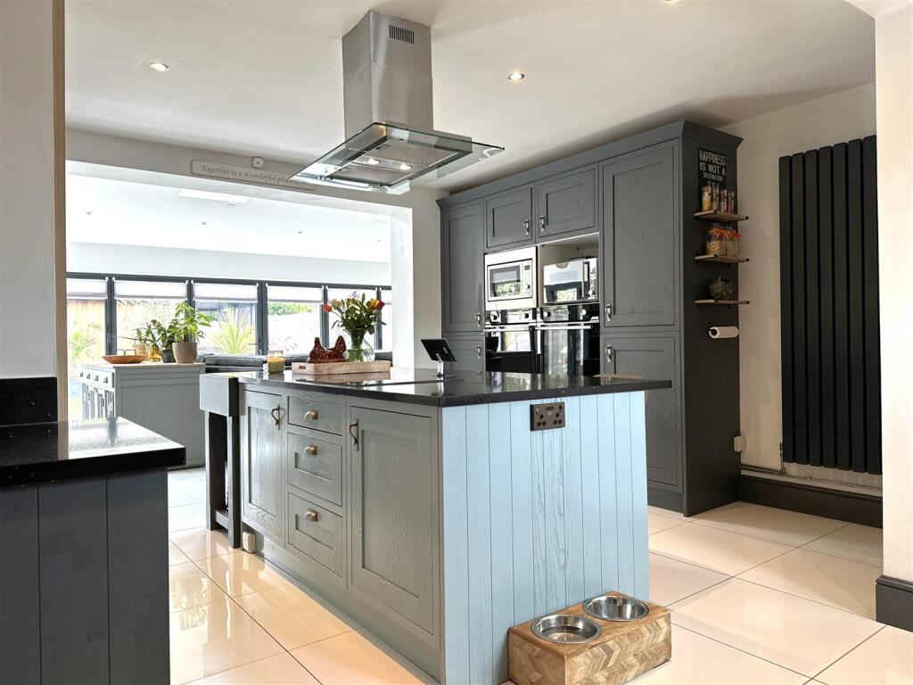 Stylish Modern Kitchen 859