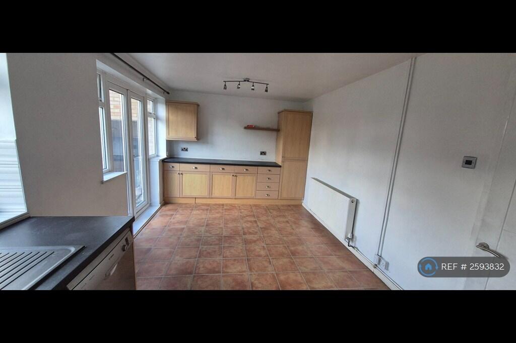 Kitchen / Dining