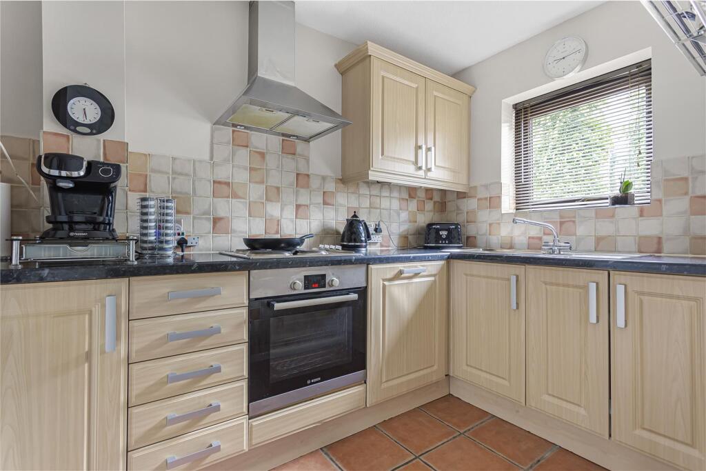 Kitchen Bedfont Green Close.jpg