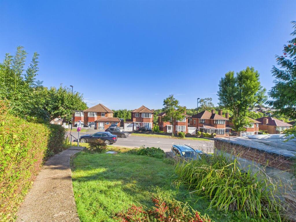 Mitchley Avenue