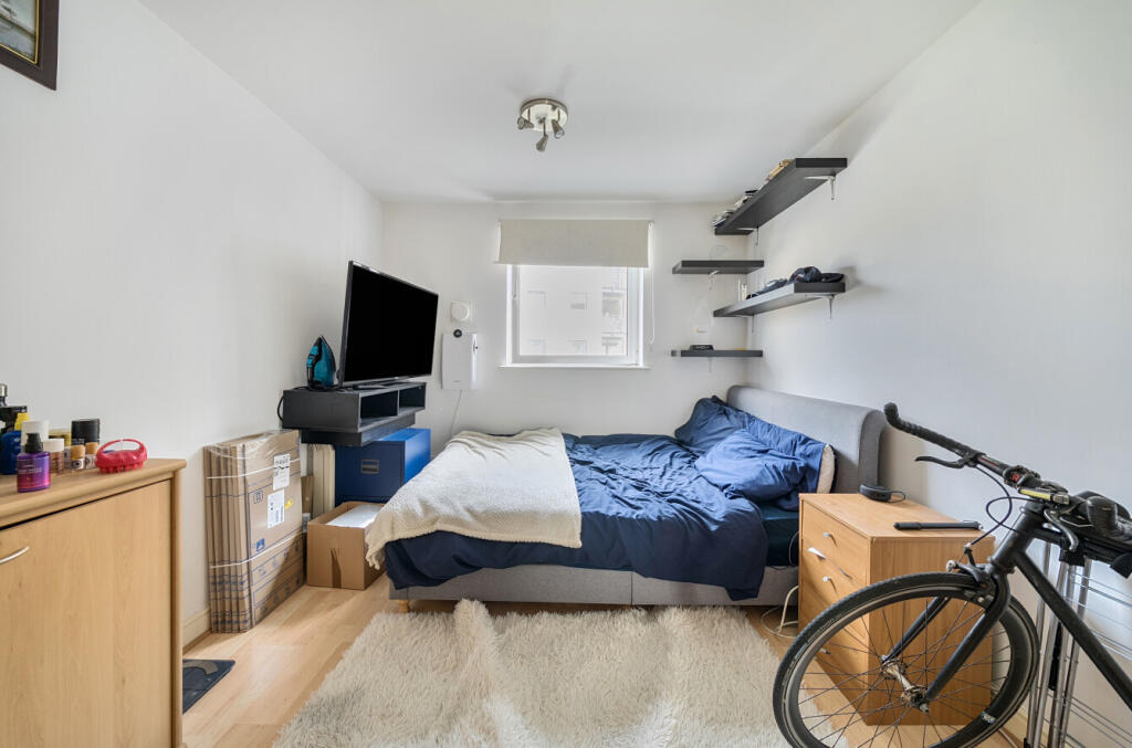 1353291-11-68c2c8...