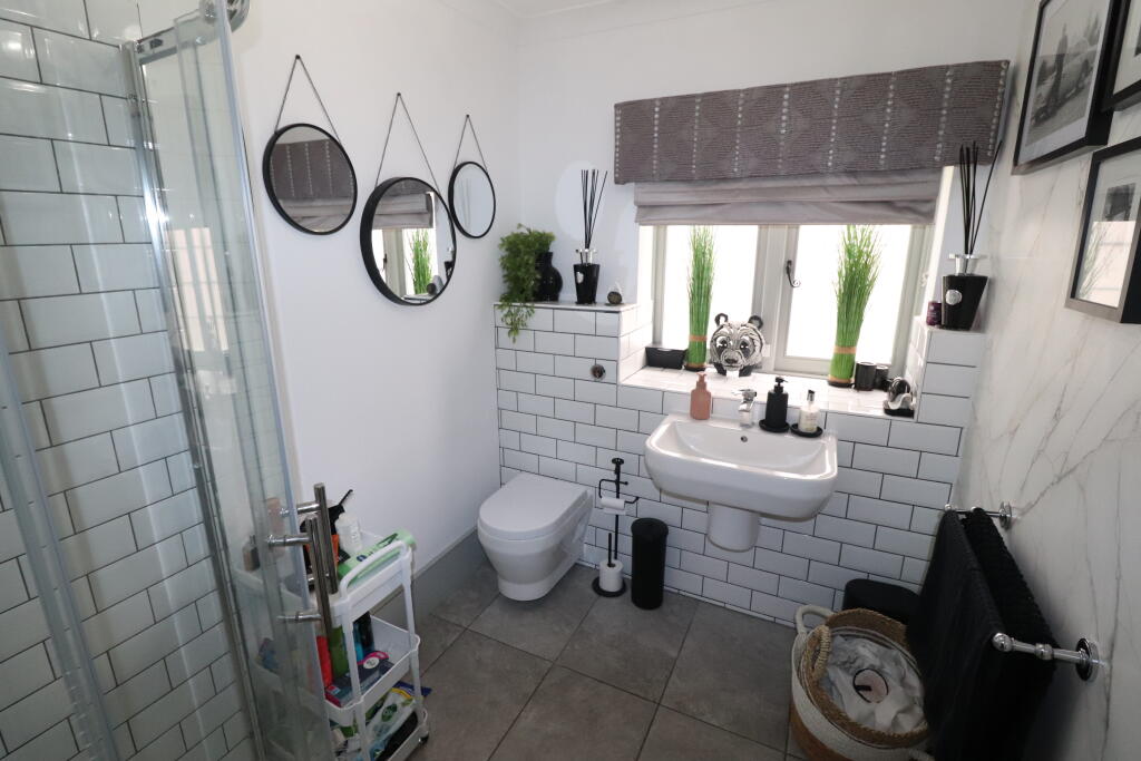 Ground Floor Shower
