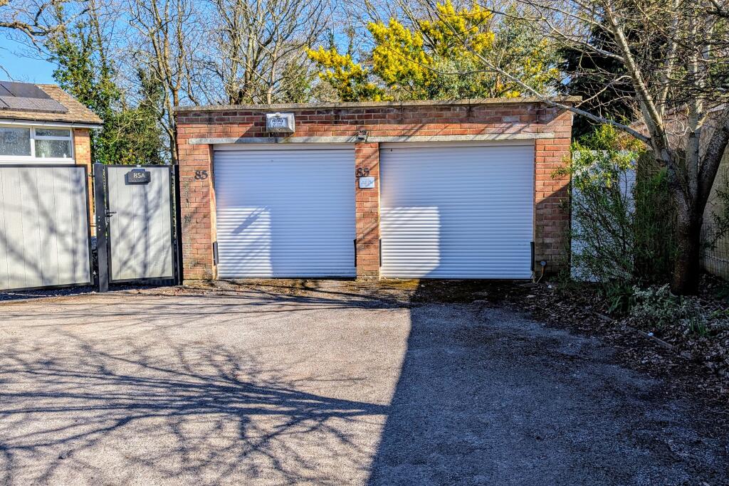DOUBLE GARAGE