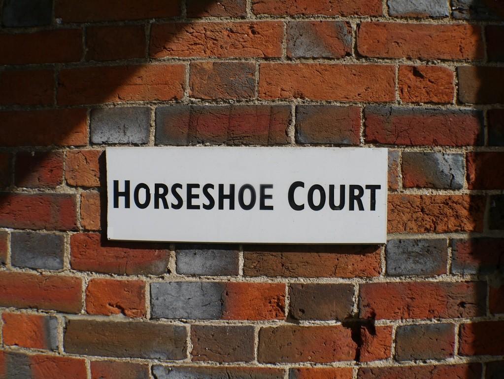 Horseshoe Court