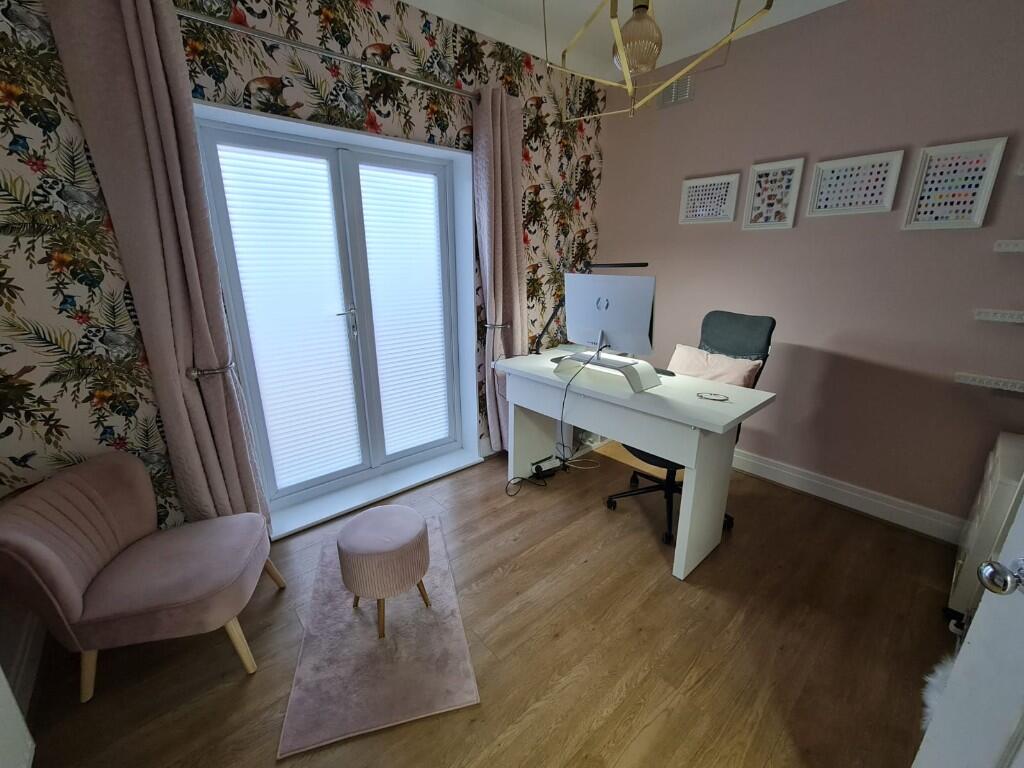 Bedroom/Office