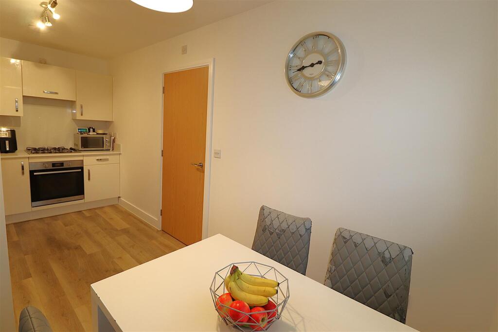 Batsman Avenue, Rainham